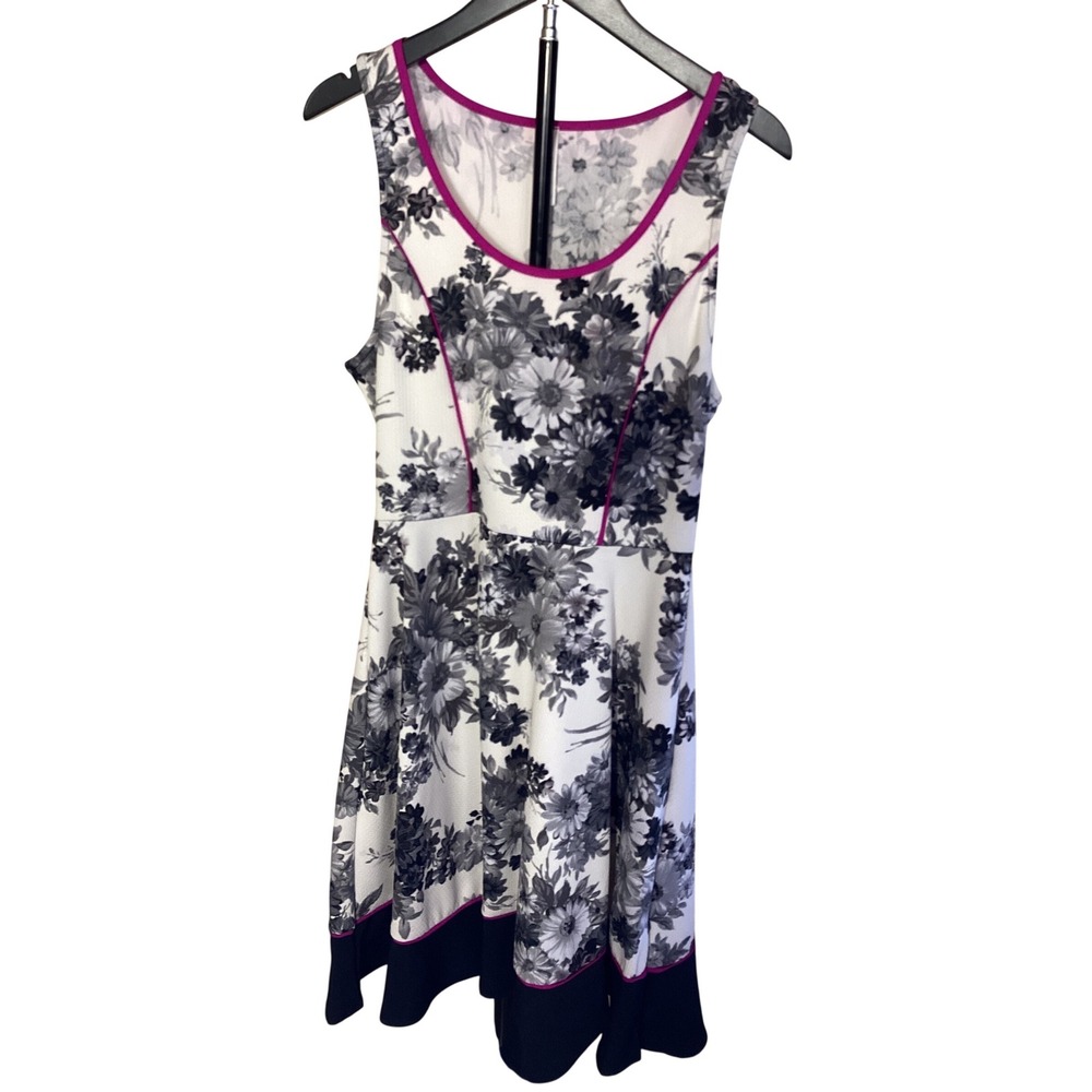 Floral Fit and Flare Dress Sleeveless‎ Monochrome Magenta Trim Black Border M